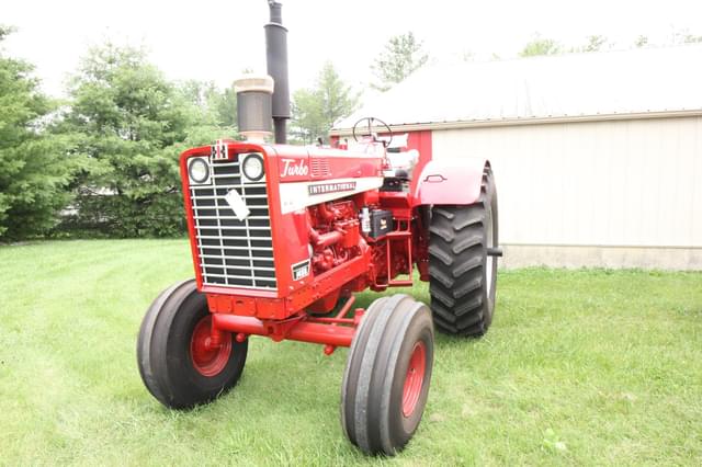 Image of International Harvester 1456 equipment image 1