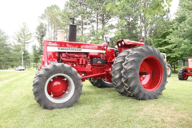 Image of International Harvester 1456 equipment image 3