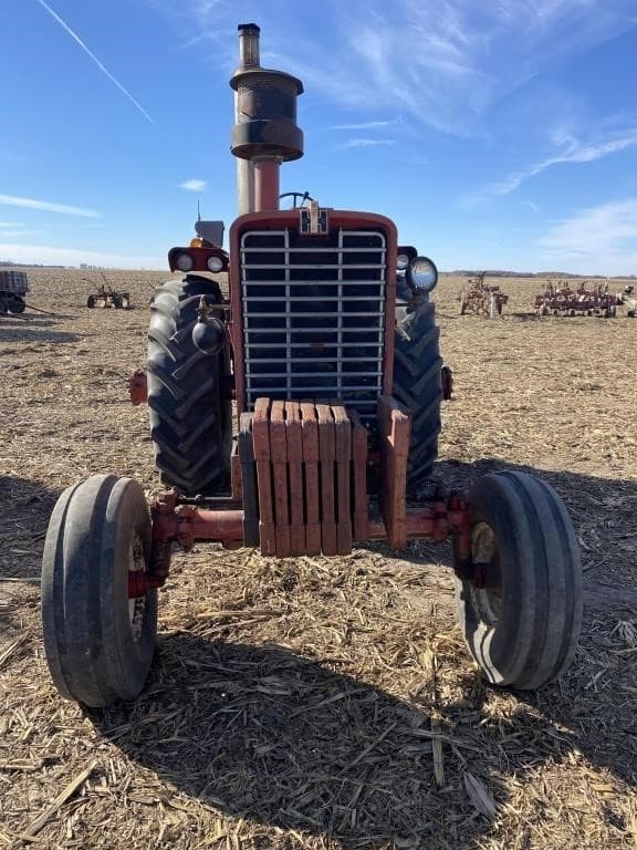 Image of International Harvester 1456 equipment image 2