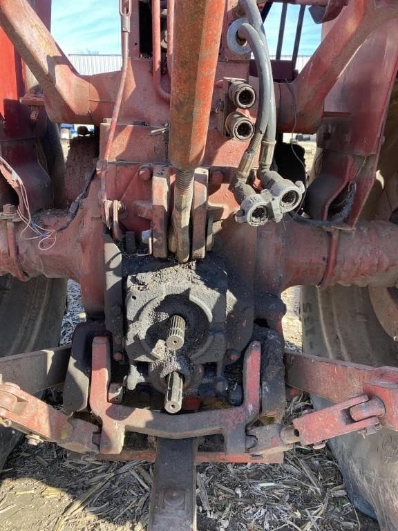 Image of International Harvester 1456 equipment image 4
