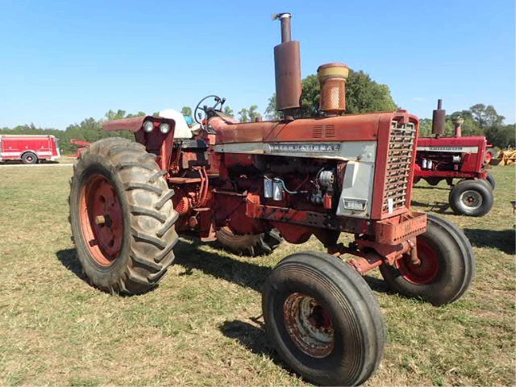 International Harvester 1456 Equipment Image0