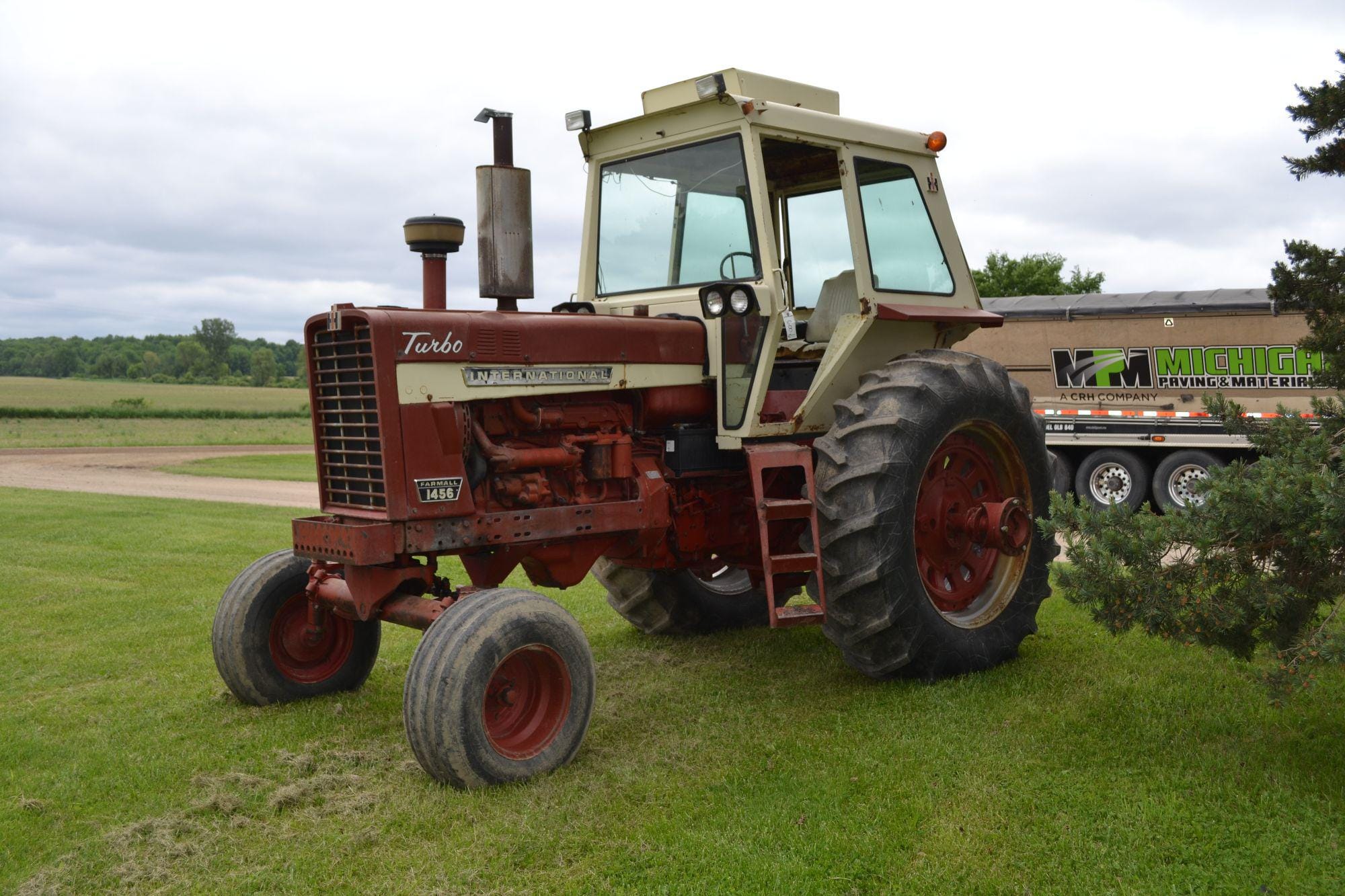 Main image International Harvester 1456