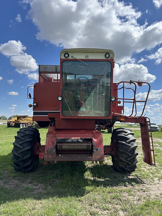 Image of International Harvester 1460 equipment image 2