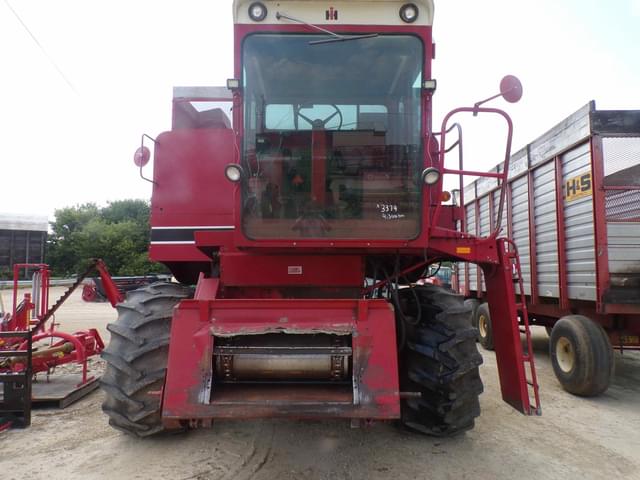 Image of International Harvester 1460 equipment image 3