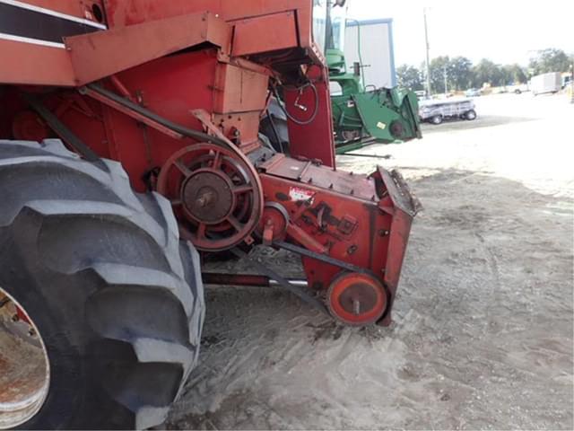 Image of International Harvester 1460 equipment image 4