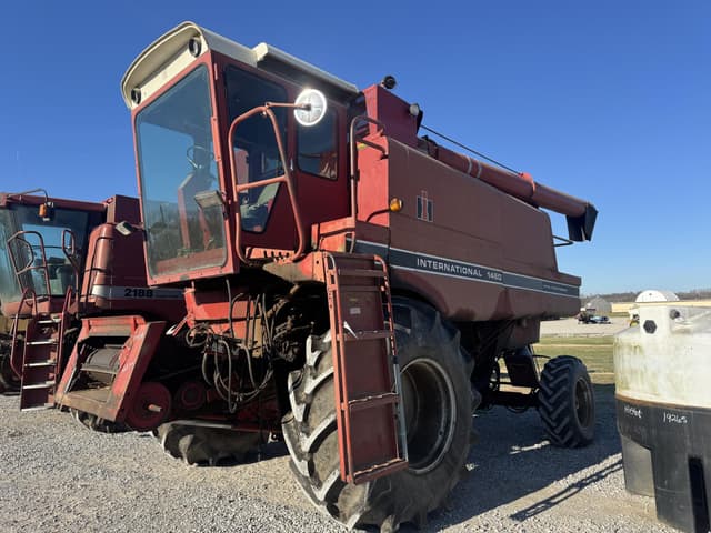 Image of International Harvester 1460 equipment image 2