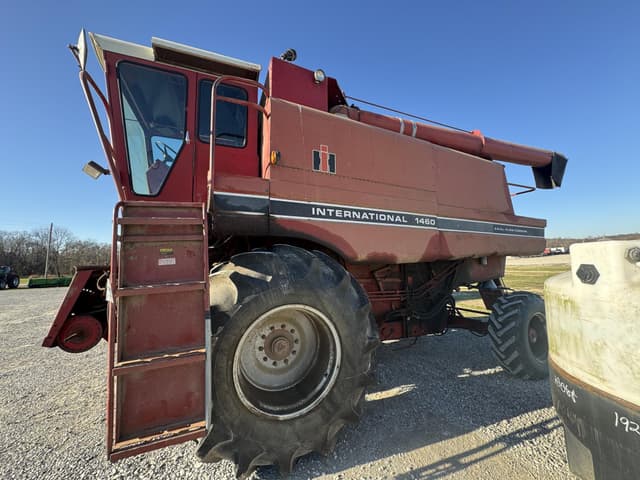 Image of International Harvester 1460 equipment image 3