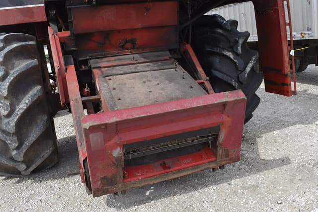Image of International Harvester 1460 equipment image 4