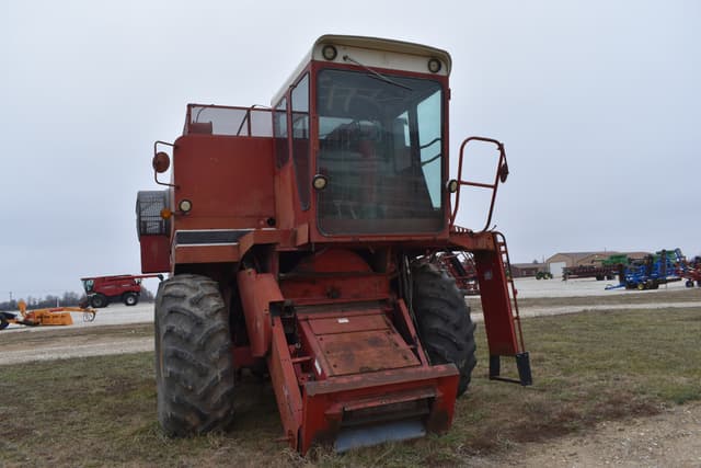 Image of International Harvester 1460 equipment image 2