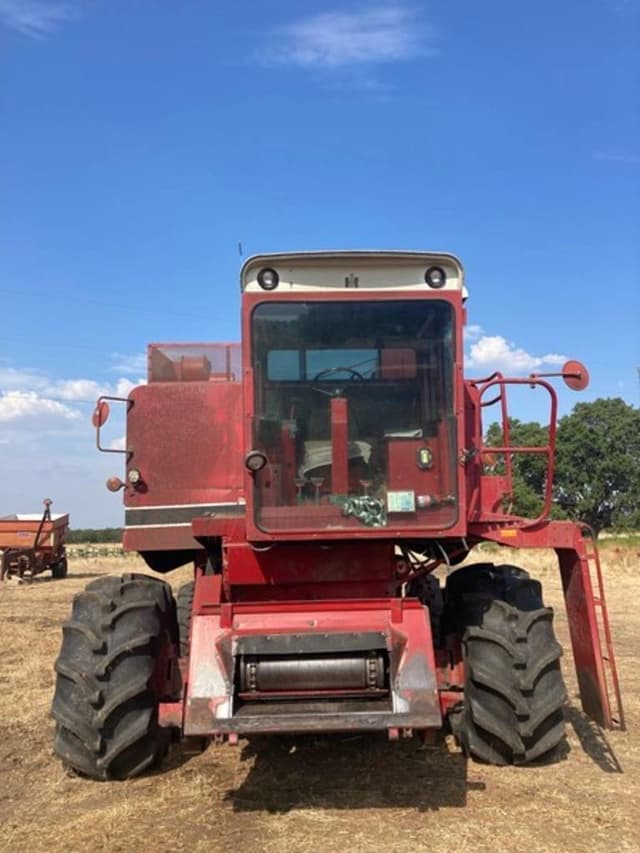 Image of International Harvester 1460 equipment image 1
