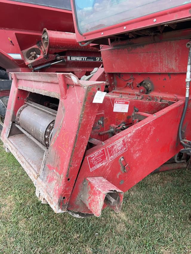 Image of International Harvester 1460 equipment image 2