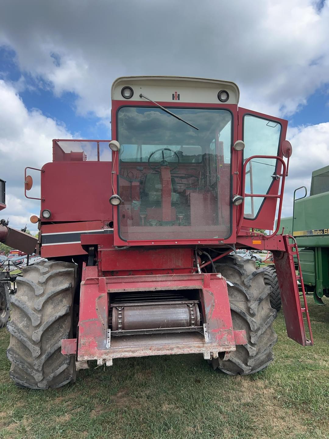 Image of International Harvester 1460 Primary image