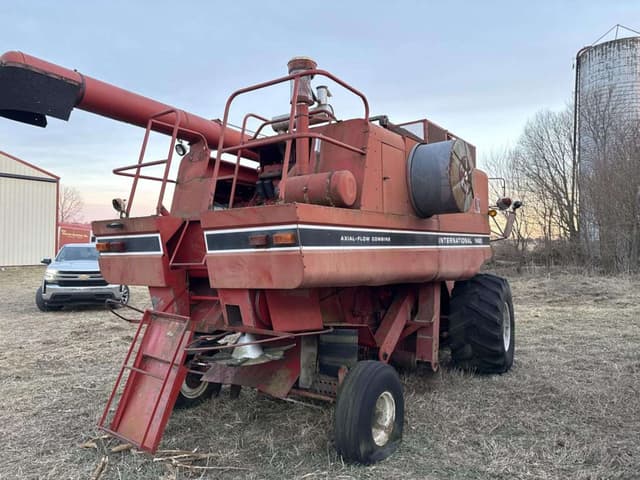 Image of International Harvester 1460 equipment image 2