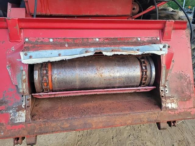 Image of International Harvester 1460 equipment image 3
