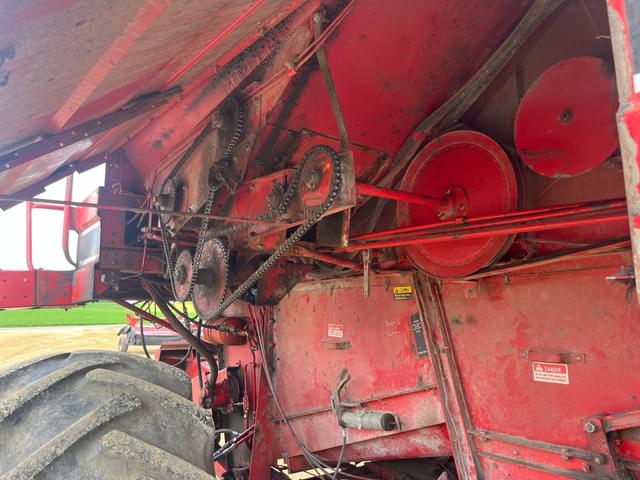 Image of International Harvester 1460 equipment image 4