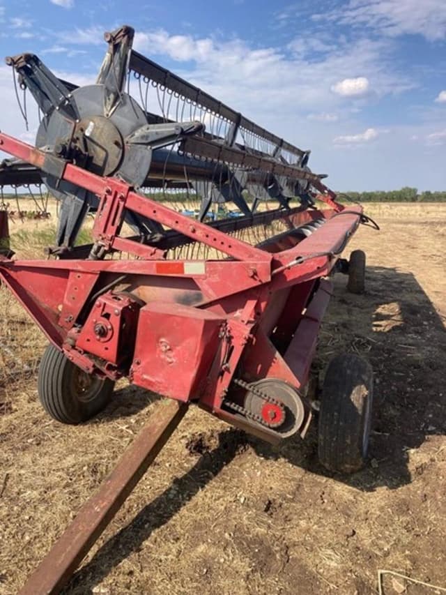 Image of International Harvester 1460 equipment image 3