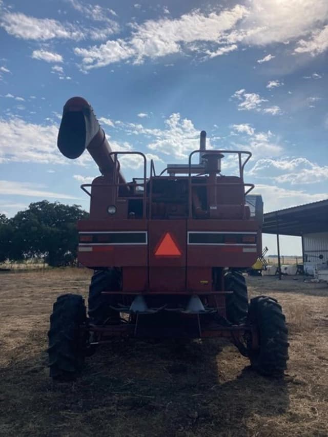 Image of International Harvester 1460 equipment image 2