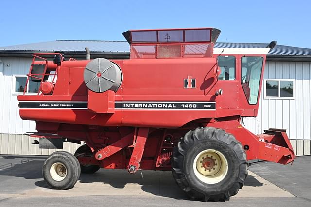 Image of International Harvester 1460 equipment image 1