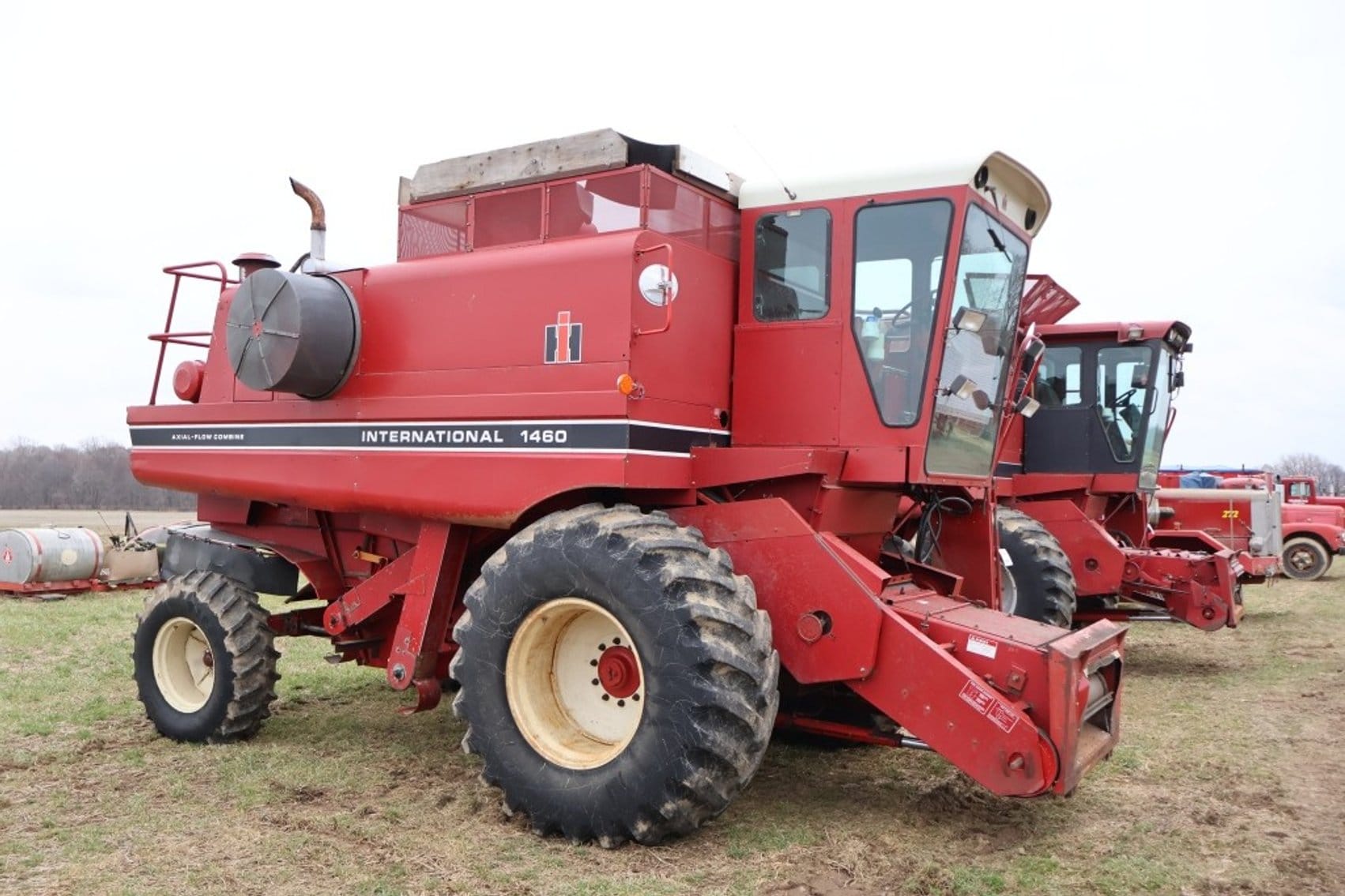 International Harvester 1460 Equipment Image0