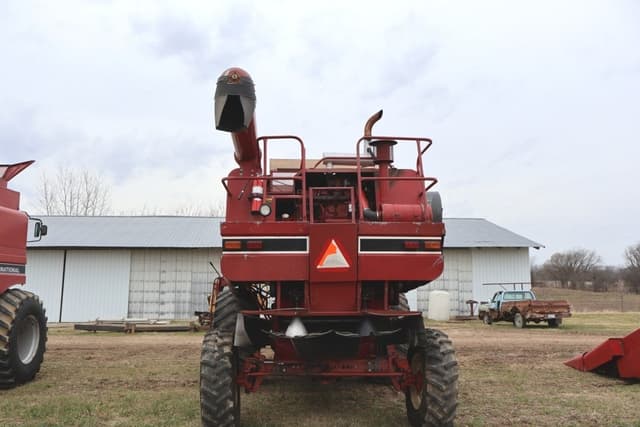 Image of International Harvester 1460 equipment image 2