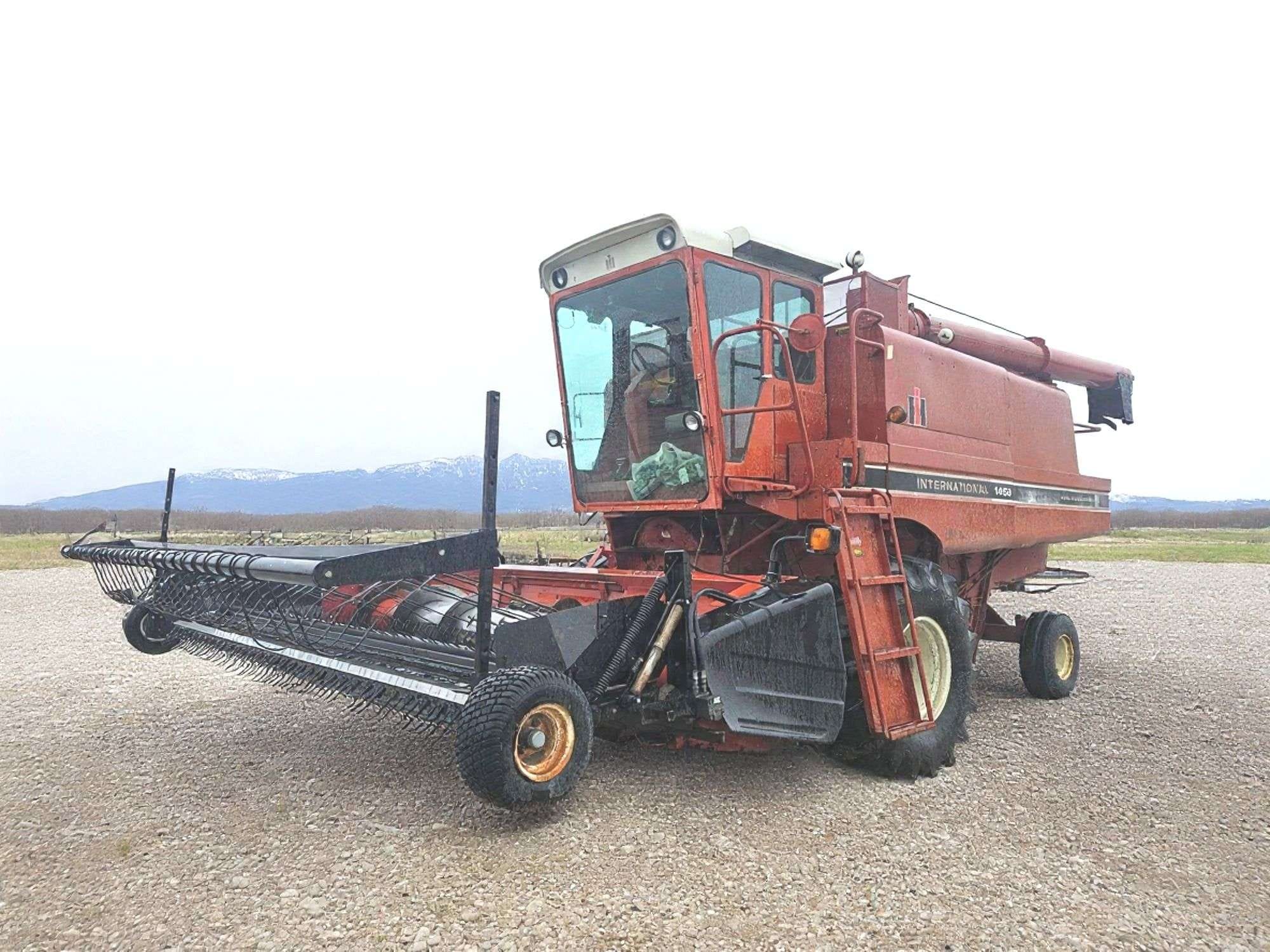 International Harvester 1460 Equipment Image0