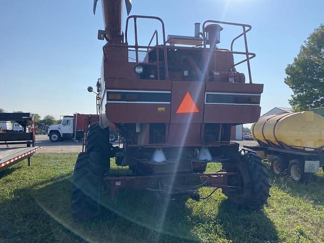 Image of International Harvester 1460 equipment image 2