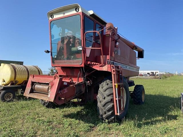 Image of International Harvester 1460 equipment image 1