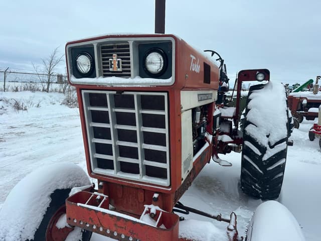 Image of International Harvester 1466 equipment image 3