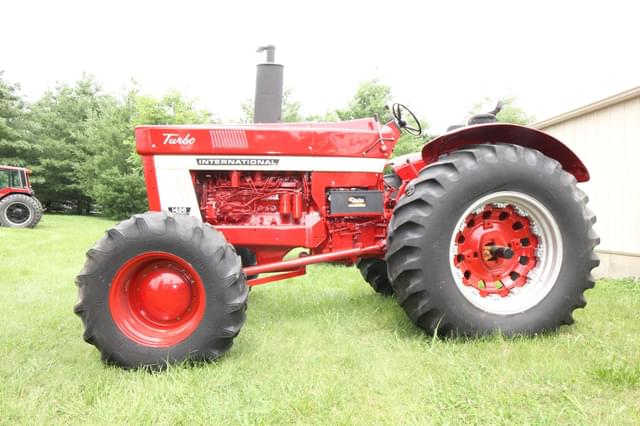 Image of International Harvester 1466 equipment image 3