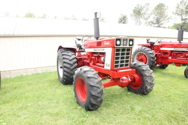 Image of International Harvester 1466 equipment image 1