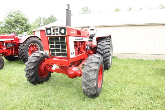 Image of International Harvester 1466 equipment image 2