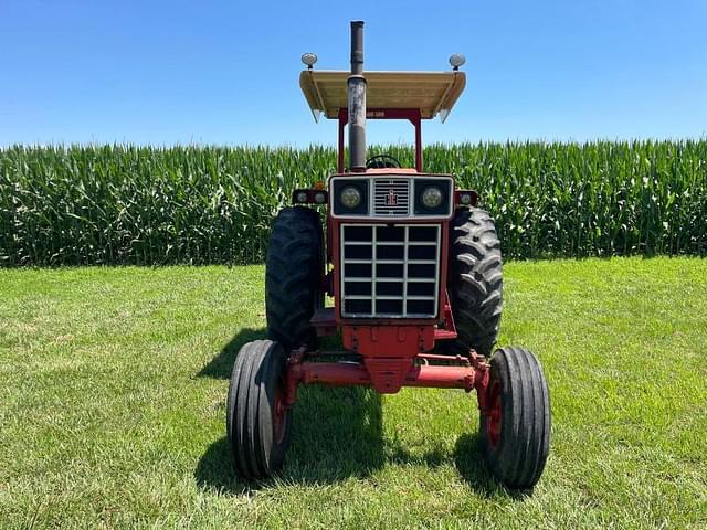 Image of International Harvester 1466 equipment image 1