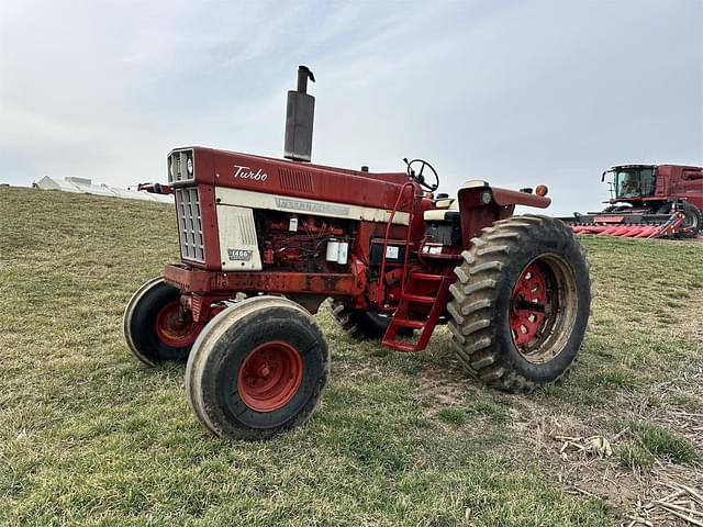 Image of International Harvester 1466 equipment image 2