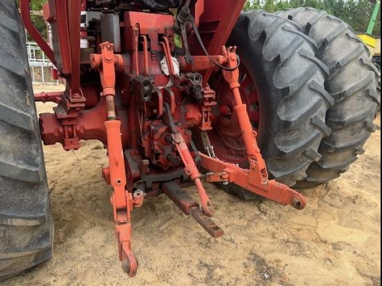 Image of International Harvester 1466 equipment image 4