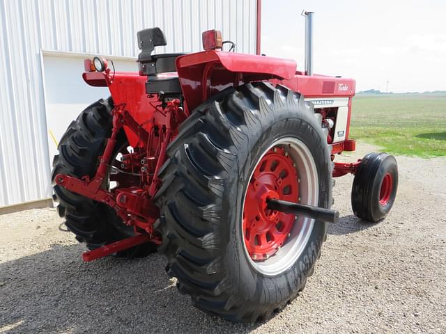 Image of International Harvester 1466 equipment image 3