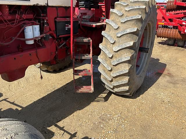 Image of International Harvester 1466 equipment image 1