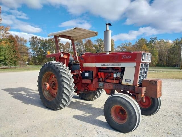 Image of International Harvester 1466 equipment image 2