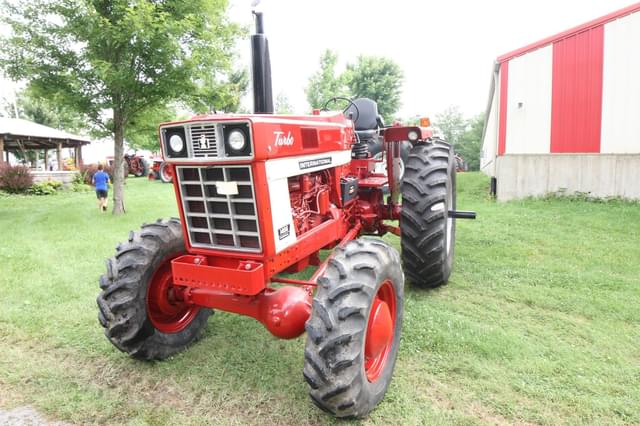 Image of International Harvester 1466 equipment image 2