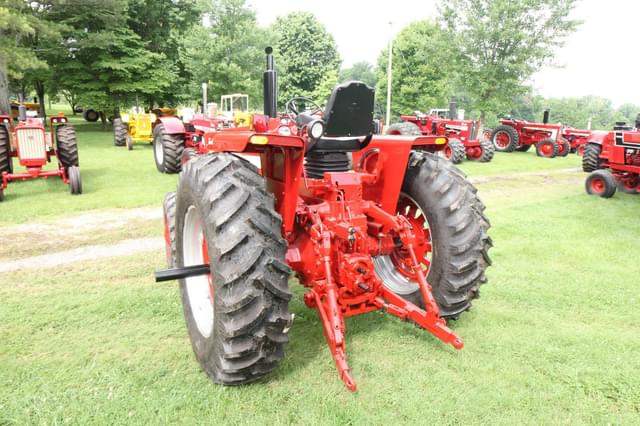 Image of International Harvester 1466 equipment image 4