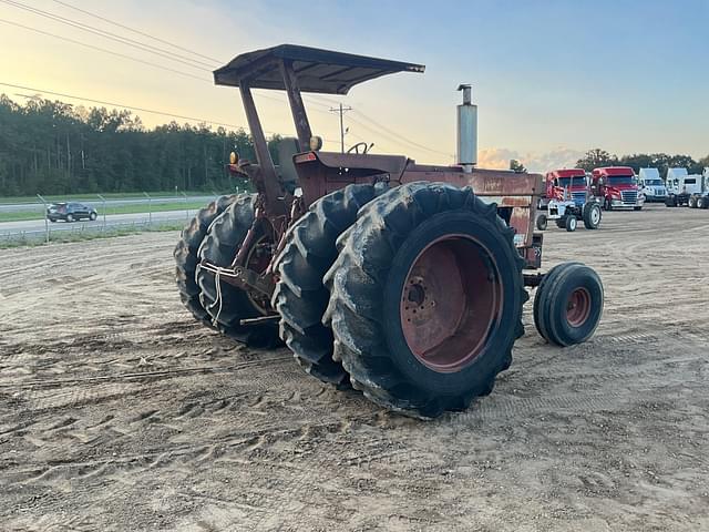 Image of International Harvester 1466 equipment image 4