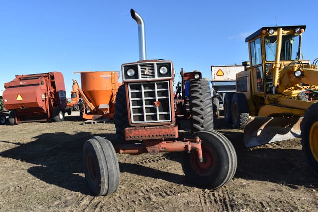 Image of International Harvester 1466 equipment image 1