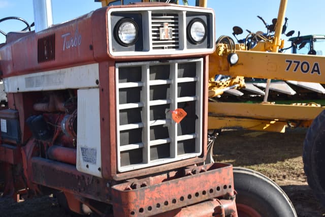 Image of International Harvester 1466 equipment image 3