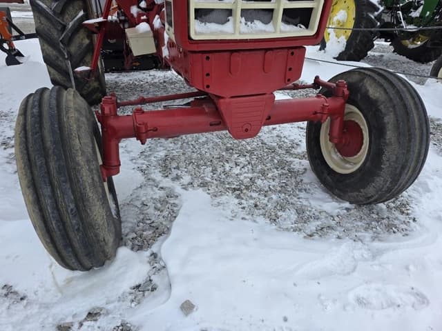 Image of International Harvester 1466 equipment image 4