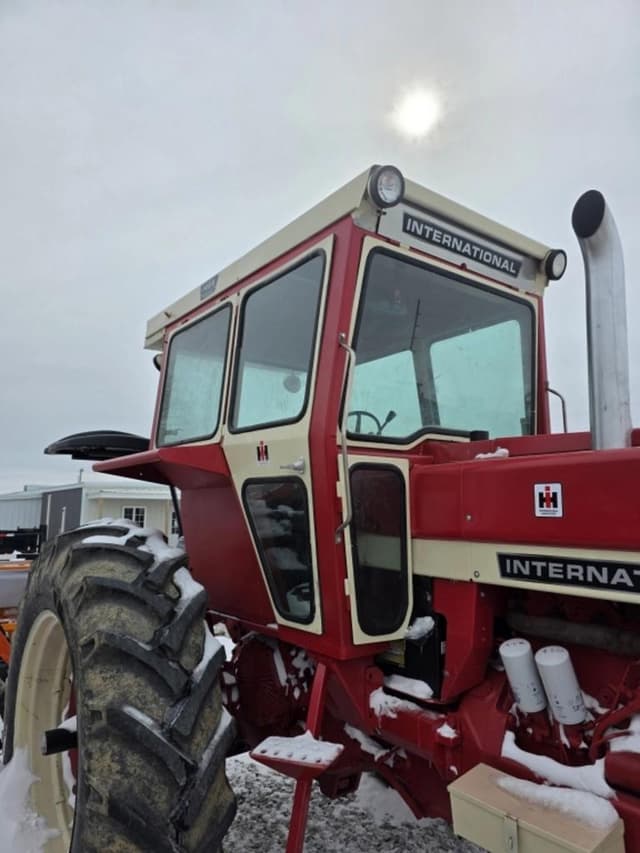 Image of International Harvester 1466 equipment image 3