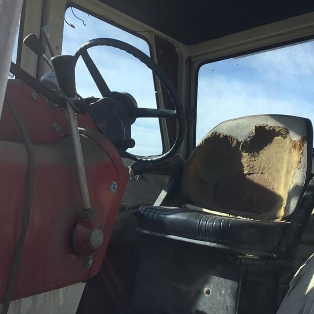 Image of International Harvester 1466 equipment image 3