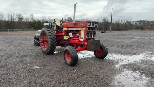 Image of International Harvester 1466 equipment image 2