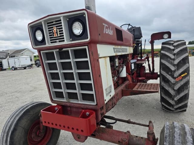 Image of International Harvester 1466 equipment image 2