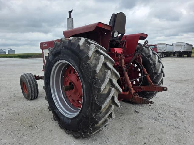 Image of International Harvester 1466 equipment image 4