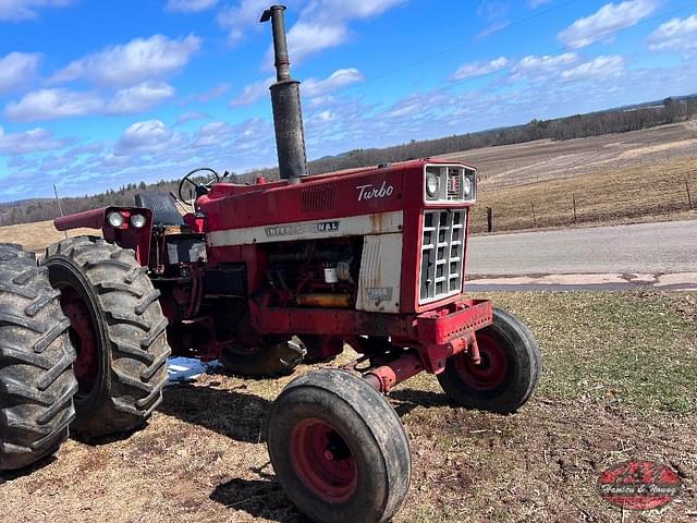 Image of International Harvester 1466 equipment image 1