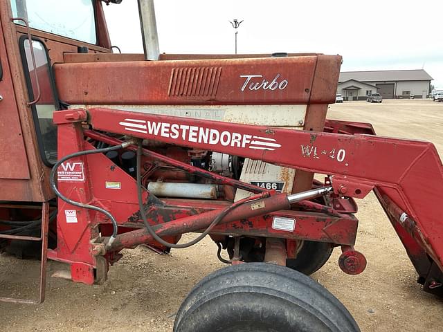 Image of International Harvester 1466 equipment image 4